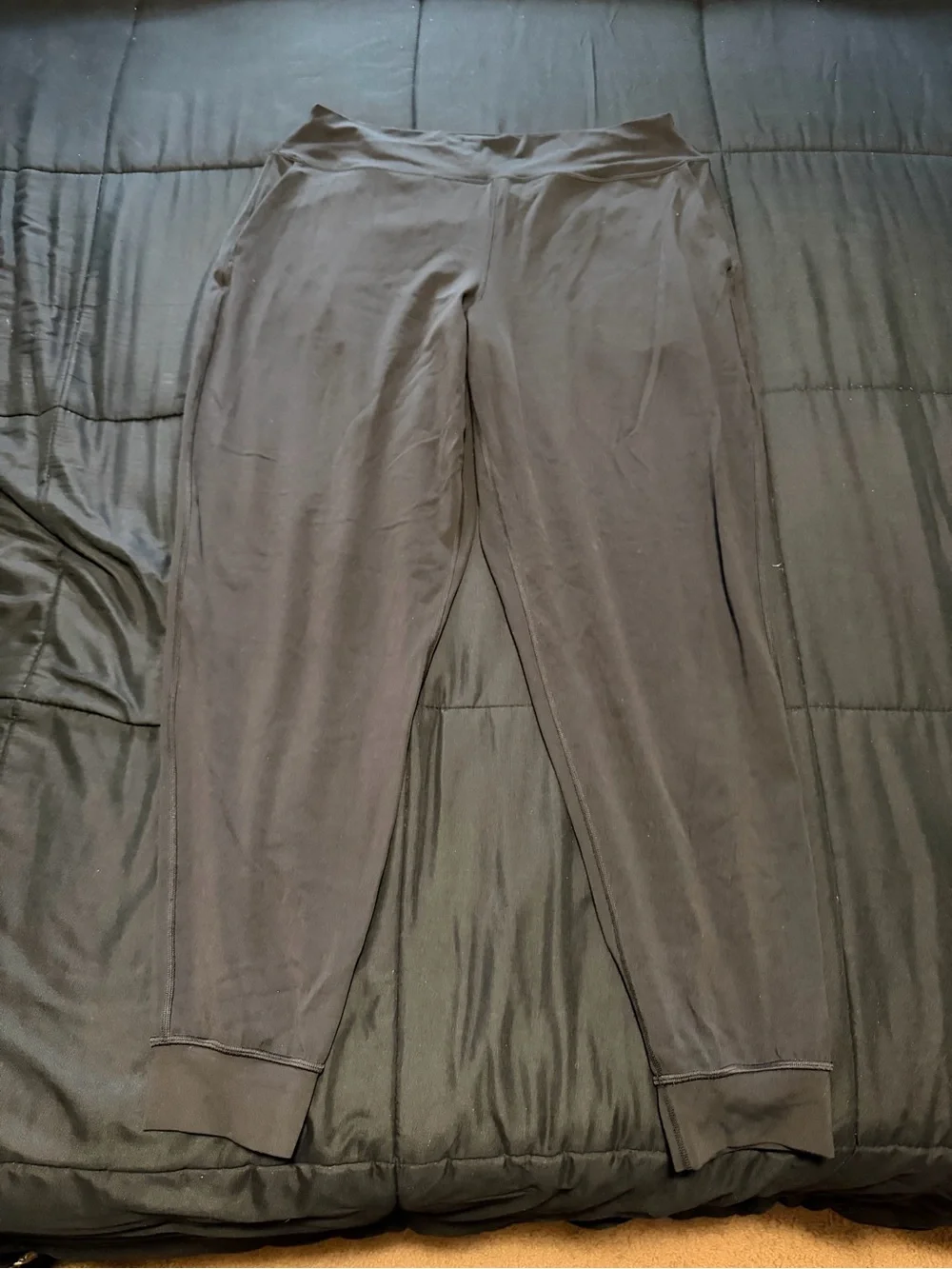 Women’s Lululemon Size 12 Black align joggers